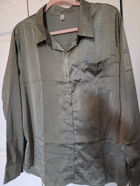 SJL Olive Green Satin Button Down Blouse XL Long Sleeve